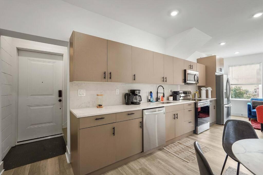 Enjoy City Skyline Views From Private Roofdeck! Washington Eksteriør billede